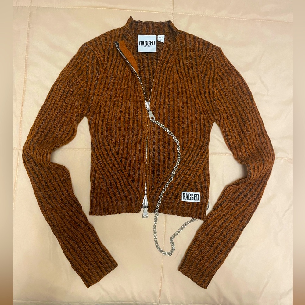 The RAGGED PRIEST Two-Way Zipper Sweater
